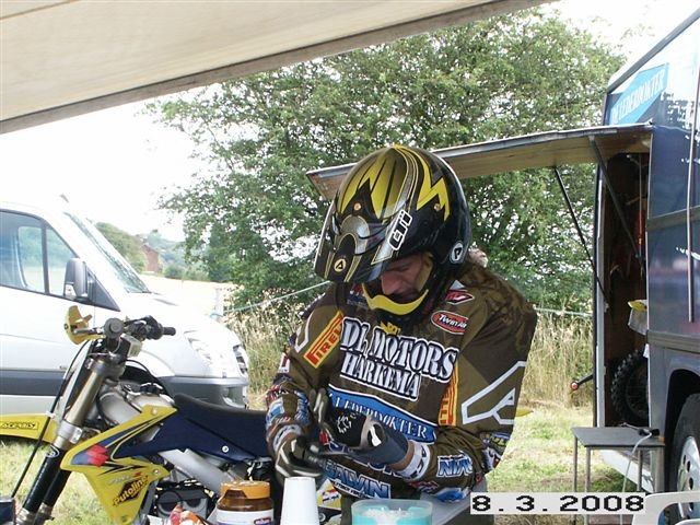 pict1022.jpg